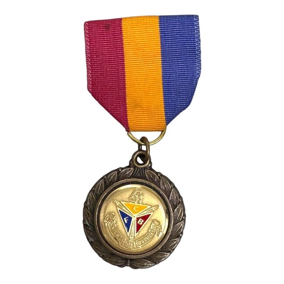 KNIGHTS OF PYTHIAS Vintage fraternal enamel FCB MEDALLION Watch Fob Ribbon - Picture 1 of 6